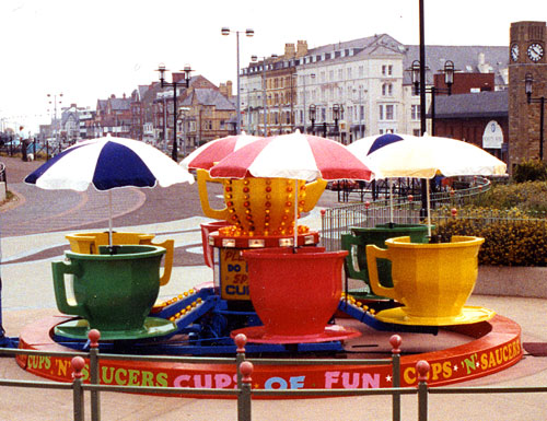 Cups and Saucers ride